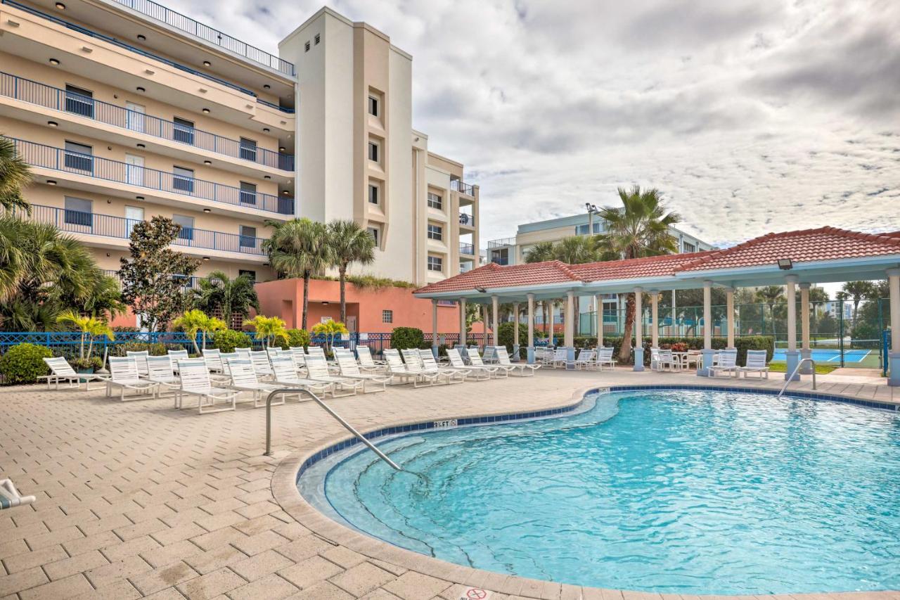 New Smyrna Beach Condo with Balcony and Pool Access - B&B
