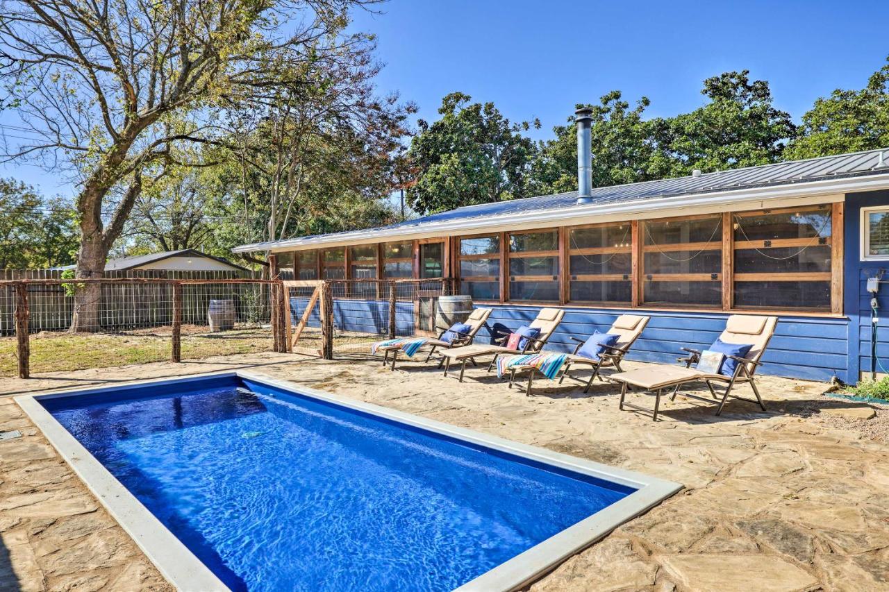 Howdy Haus Pool and Hot Tub and Outdoor Space - Ferienwohnung Fredericksburg