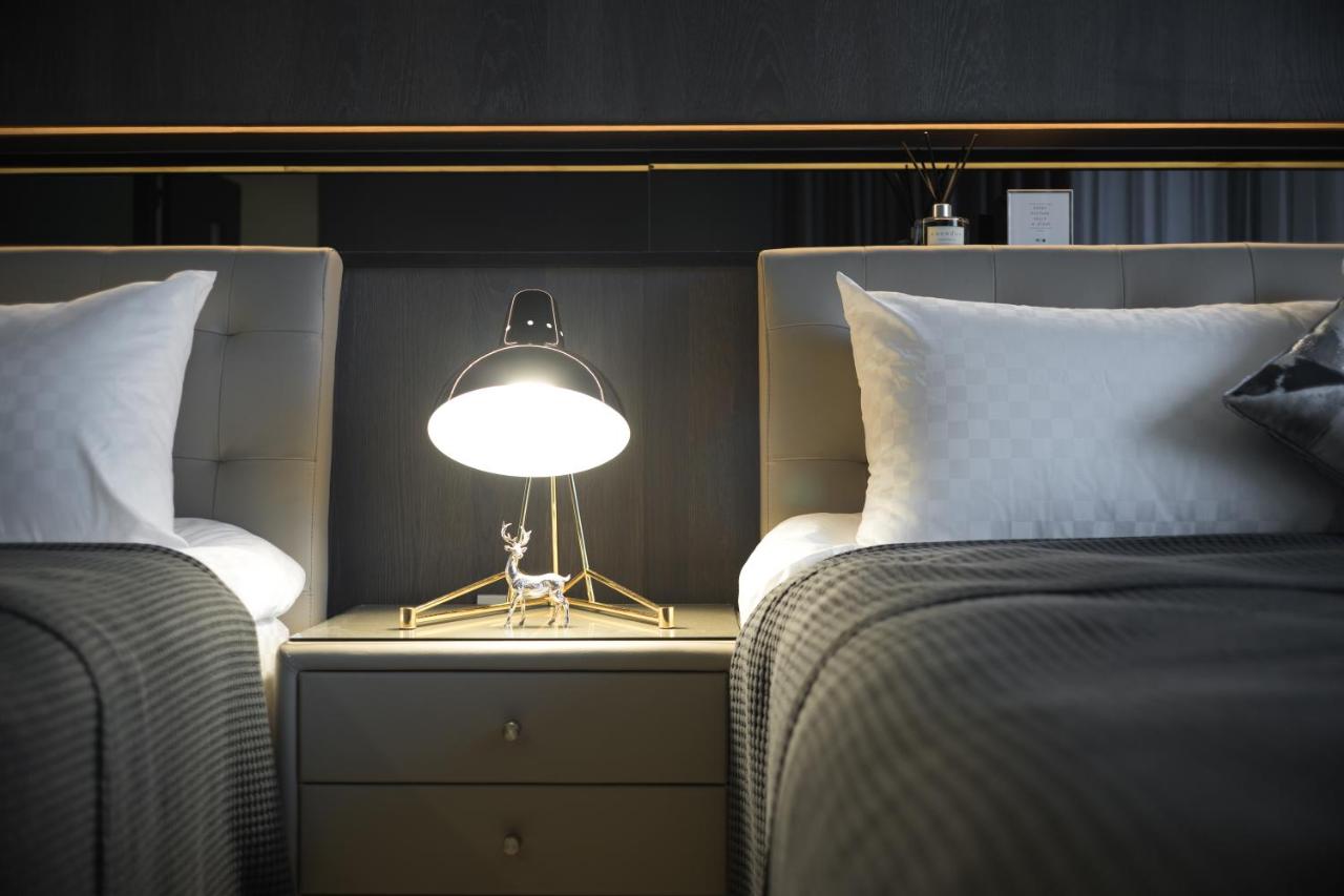 Vierbettzimmer mit Badewanne