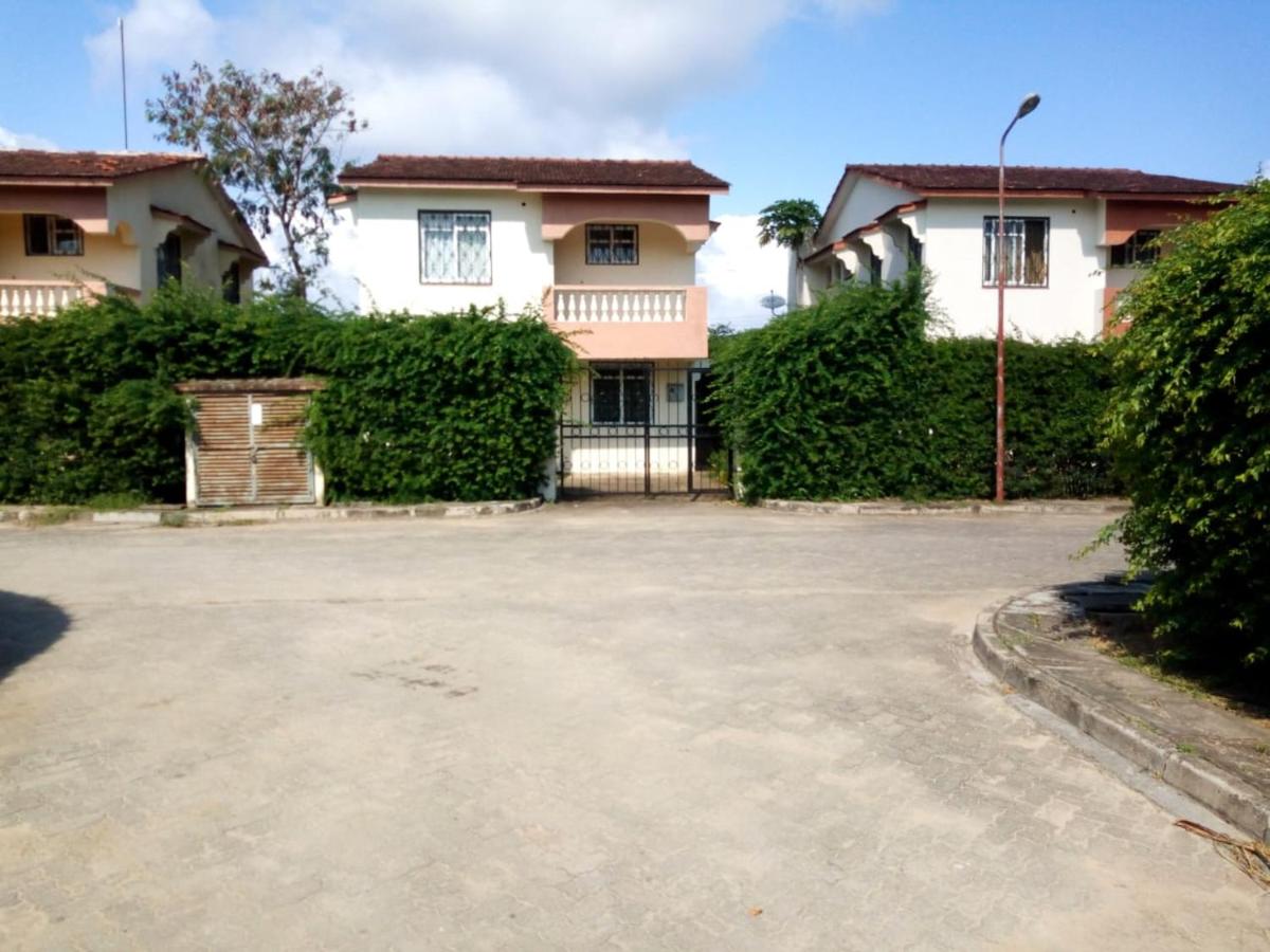 Fully Furnished 3-Bedroom Holiday Villa at Bandari Villas - Ferienwohnung