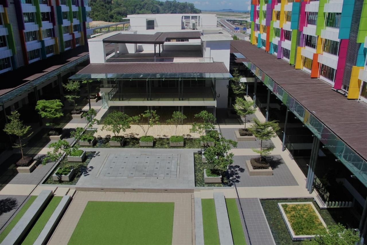 KK Aeropod Corner unit A near Airport and City - Chambres d'hôtes Kota Kinabalu