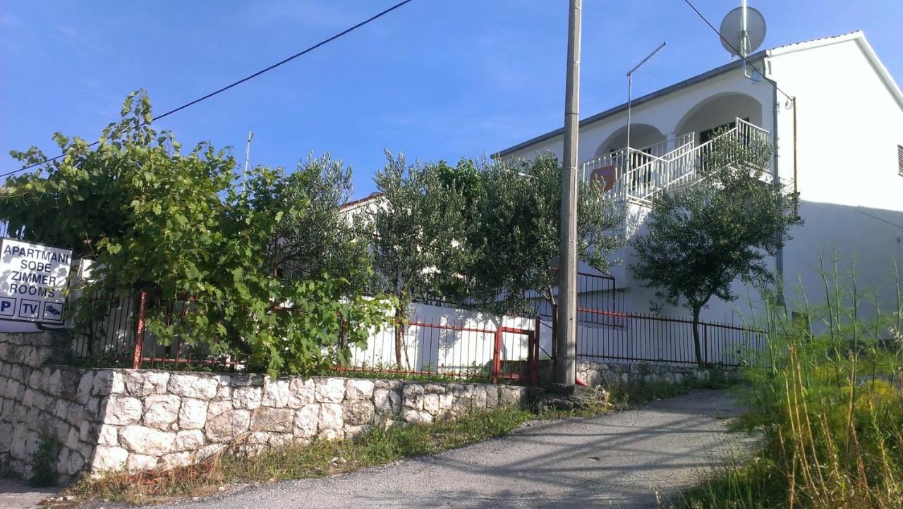 Apartment mit 2 Schlafzimmern und Balkon