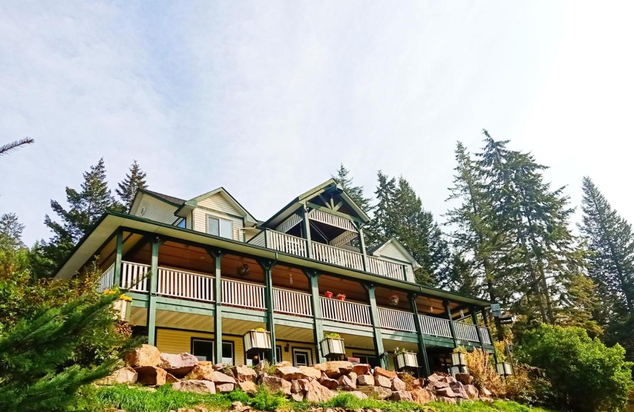 2mins to Town, AC & Sauna, Self Check-in, Full Kitchen, Free Laundry & Parking, Family Pet Friendly, Comfortably Sleeps Up To 10 - Chambres d’hôtes