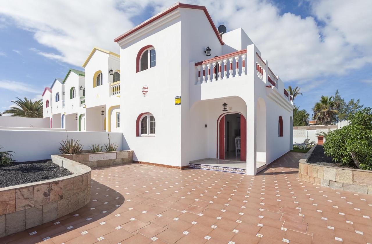 Galera Beach Boutique Art Villas with Private Pools, Free Wifi & BBQ, Corralejo by Amazzzing Travel - Chambres d'hôtes Corralejo