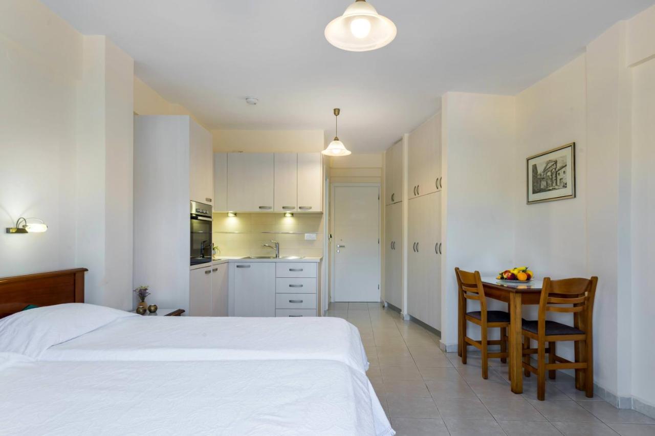 Studio Apartment with Sea View