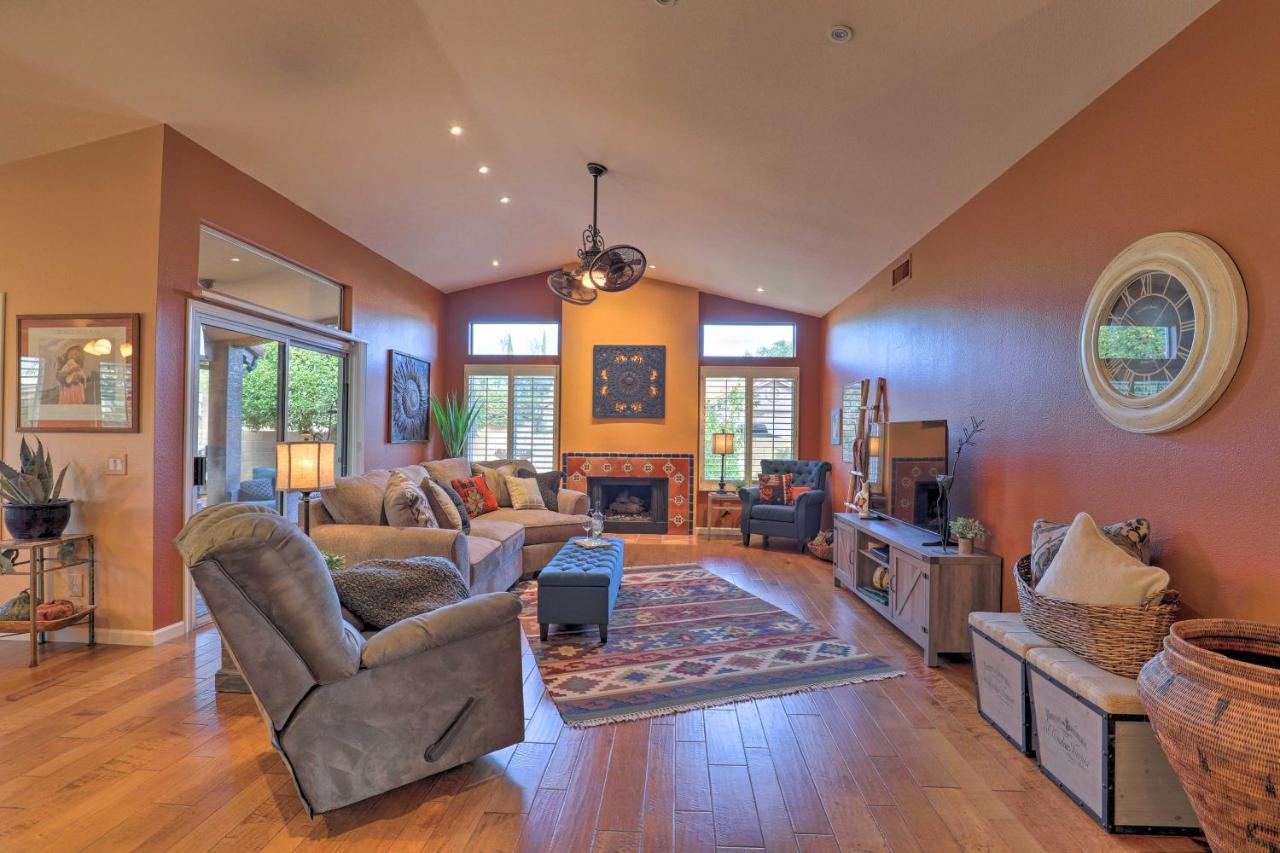 AZ Home with Resort-Style Amenities and Mtn View! - Bed and Breakfast Catalina