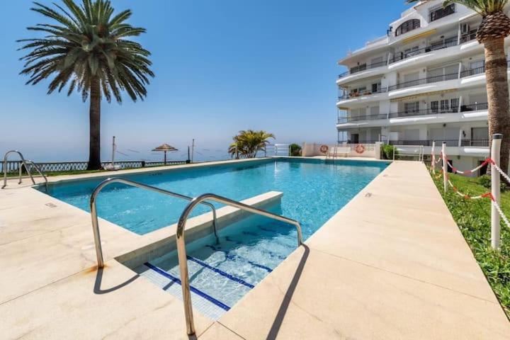 Perfect Family Apartment in Acapulco Playa, Nerja - B&B Nerja