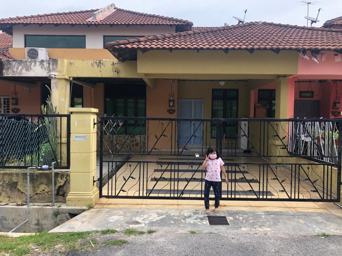 B&B Malacca - Homestay Sumayyah - Bed and Breakfast Malacca