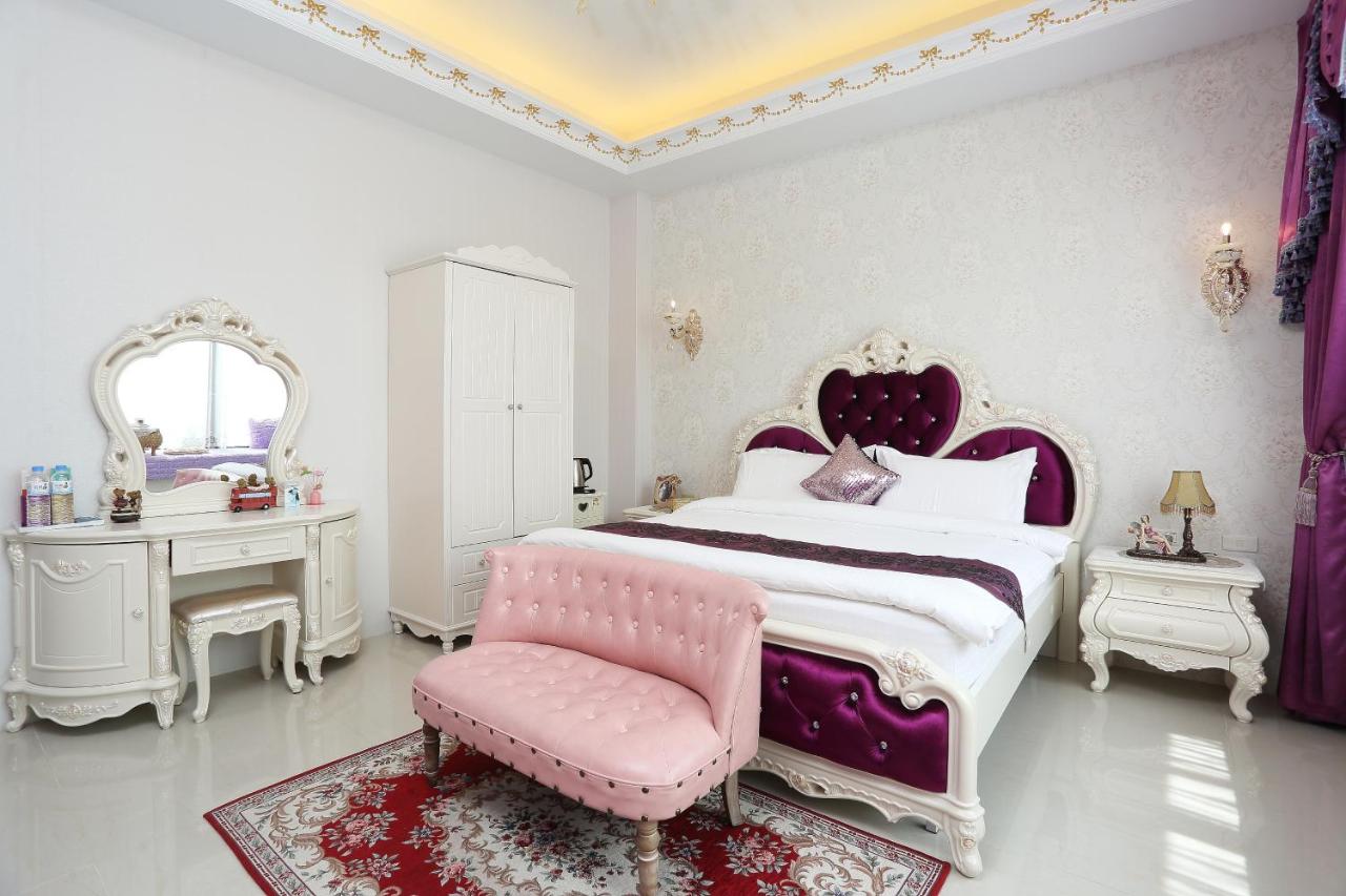 Deluxe Double Room with Castle View