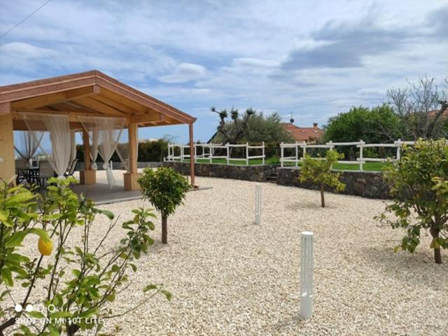 VILLA PARADISO ACIREALE "con piscina in esclusiva o condivisa " - Chambres d'hôtes Acireale