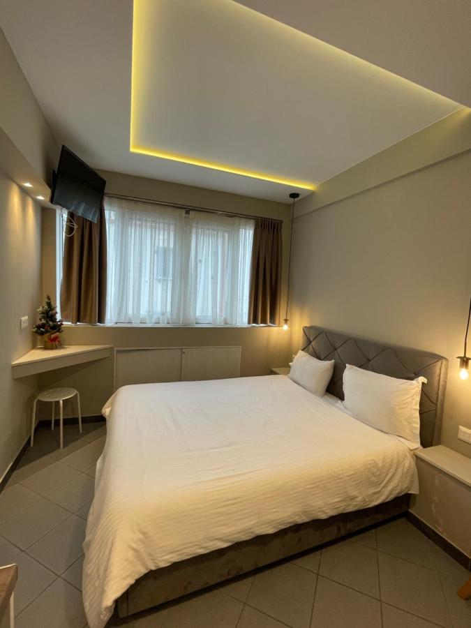 Ladadika Luxury Studios - B&B