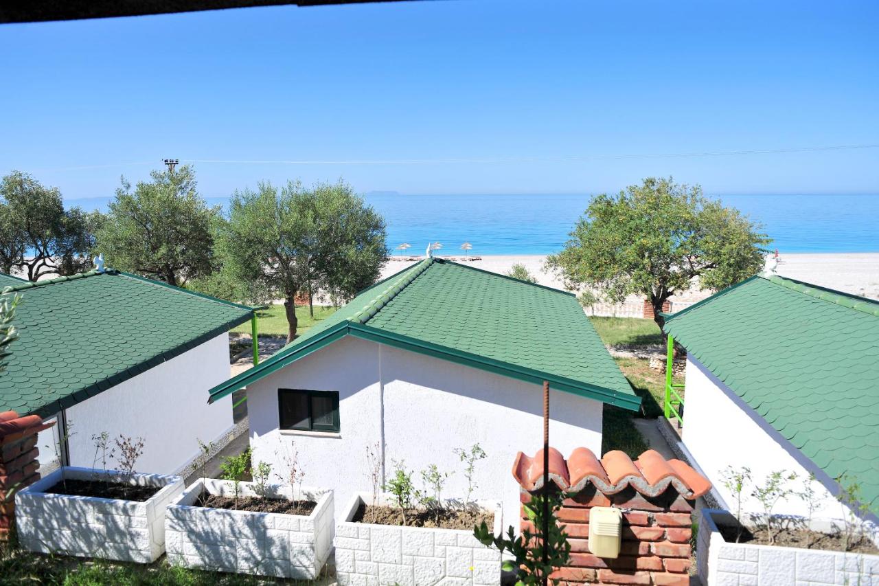 Driepersoonskamer met Balkon en Uitzicht op Zee