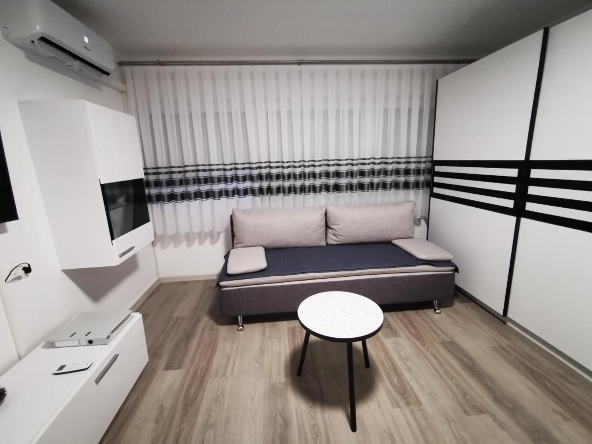 Ema Studio Apartman - B&B