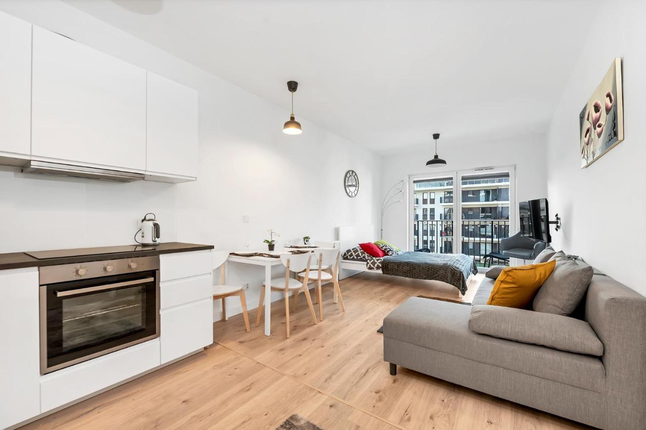 Luxury in City -2-Bright-Secure&FreeParking - Chambres d’hôtes Łódź