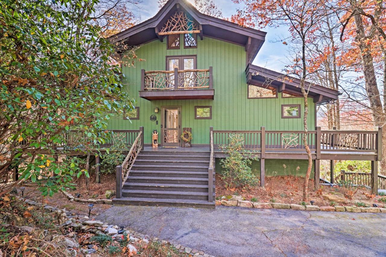 Rustic-Chic Sapphire Home with Wraparound Decks - B&B Sapphire