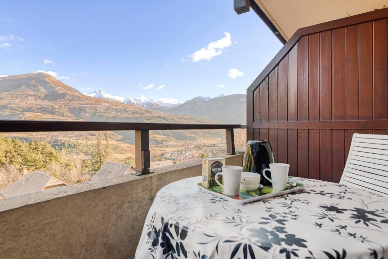 B&B Embrun - Le Regent - appartement magnifique vue sur les montagnes - Bed and Breakfast Embrun