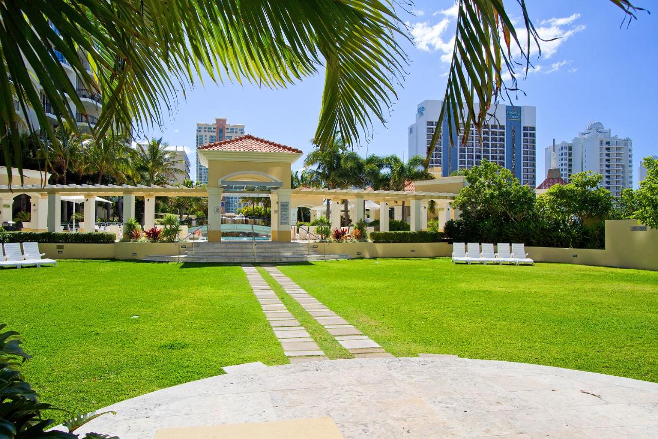 Chevron Renaissance - 3 Bedroom Apartments - Q Stay - B&B
