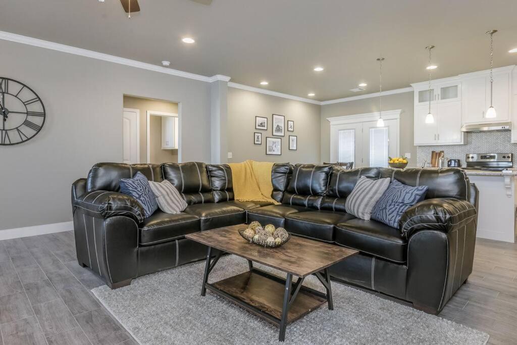 Beautifully Decorated New Home, King Bed, Washer/Dryer & Fully Stocked Kitchen - B&B Canyon