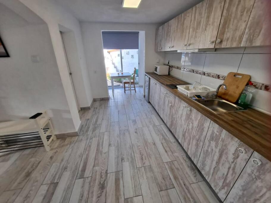 Tenerife Apartment Dulcynea with terrace and garden 600m2 with ocean and Teide view - B&B