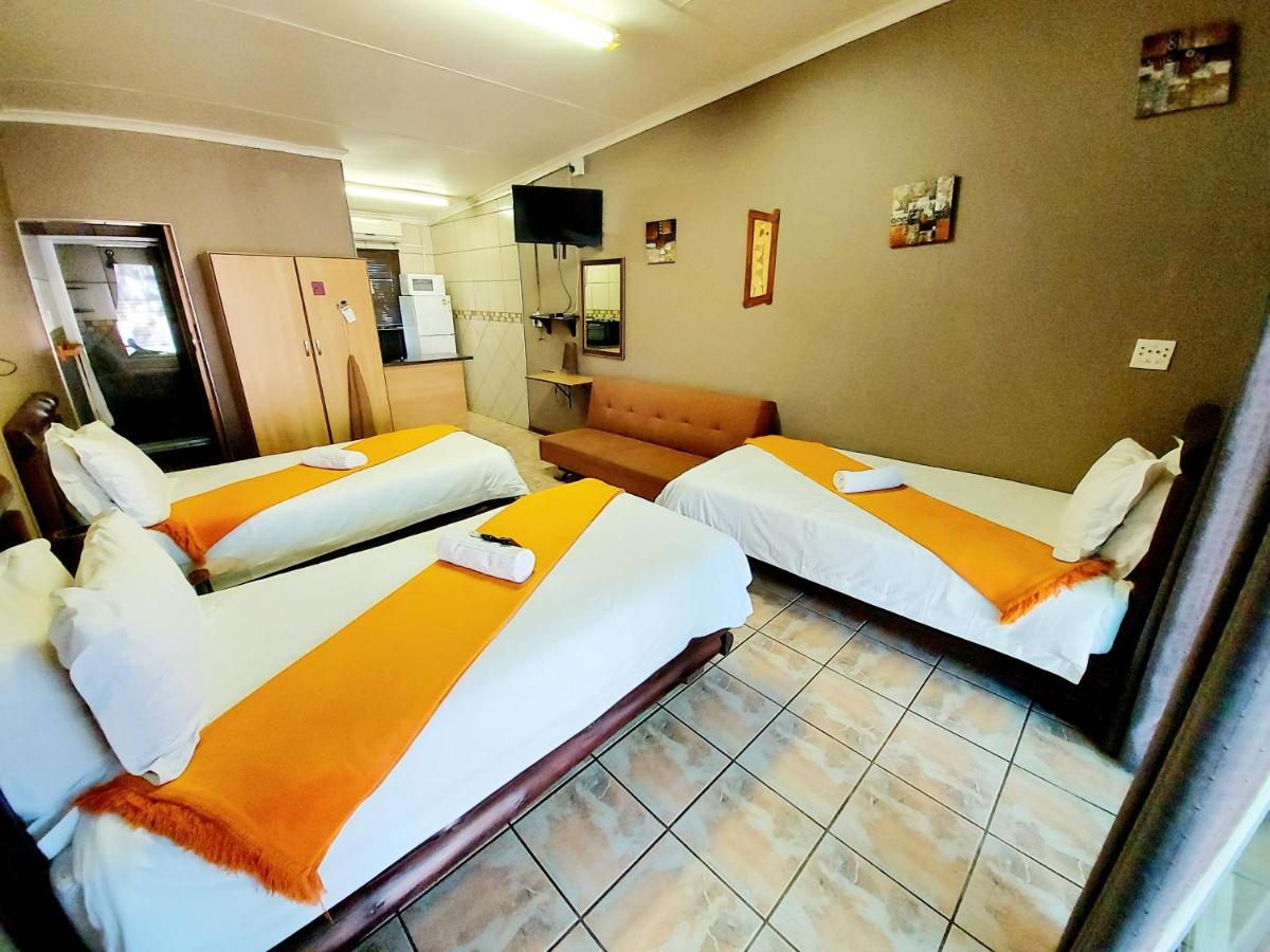 Triple Room with Private Bathroom