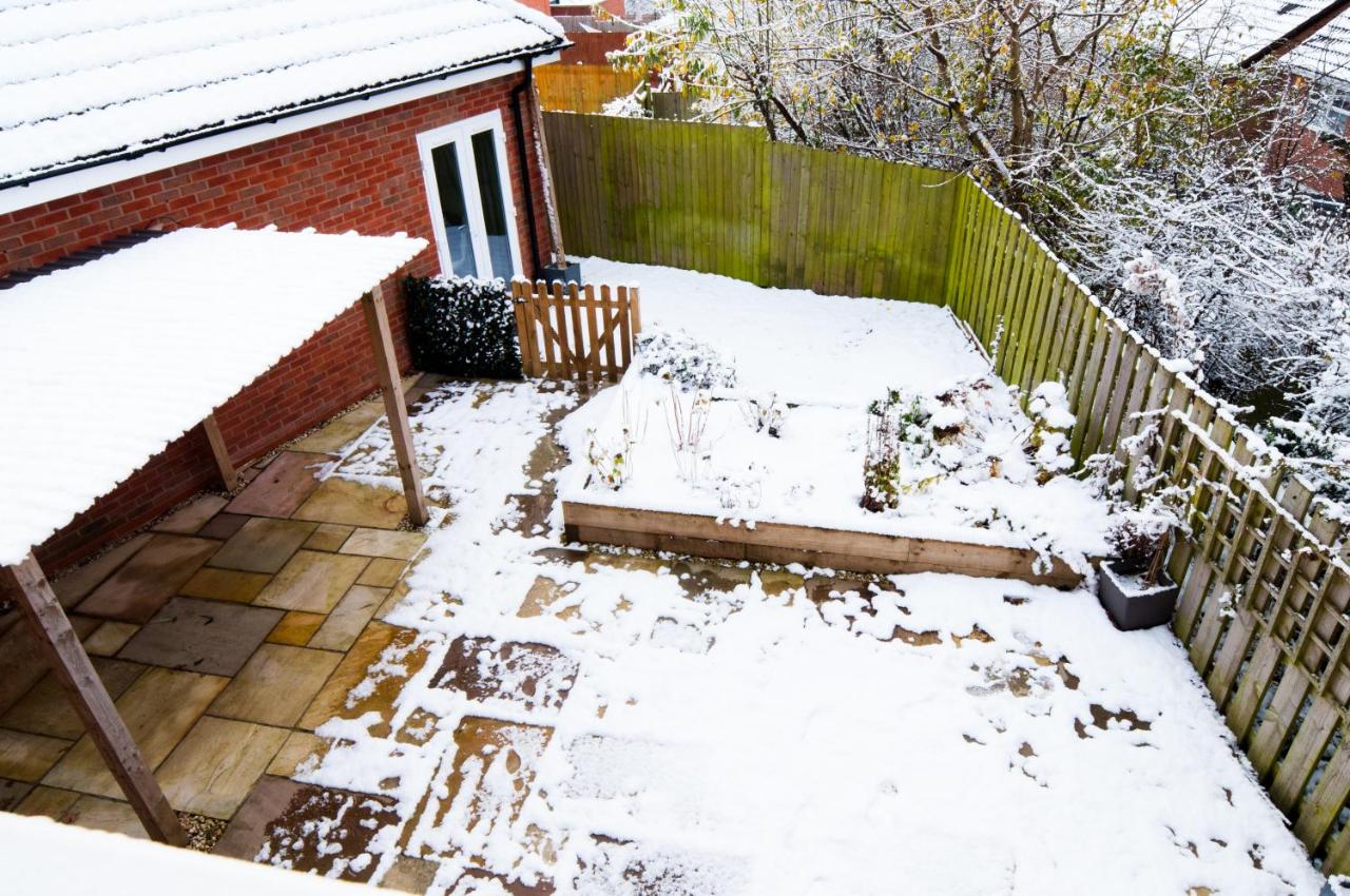 Lysander House - Modern, 4-Bed House, near Alton Towers - Chambres d’hôtes Ashbourne