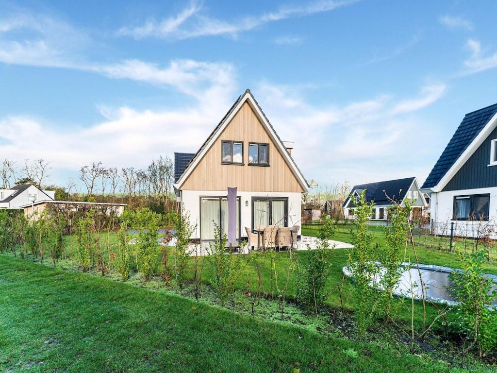 B&B Westermient - Alluring Holiday Home in De Koog Texel with Infrared Sauna - Bed and Breakfast Westermient