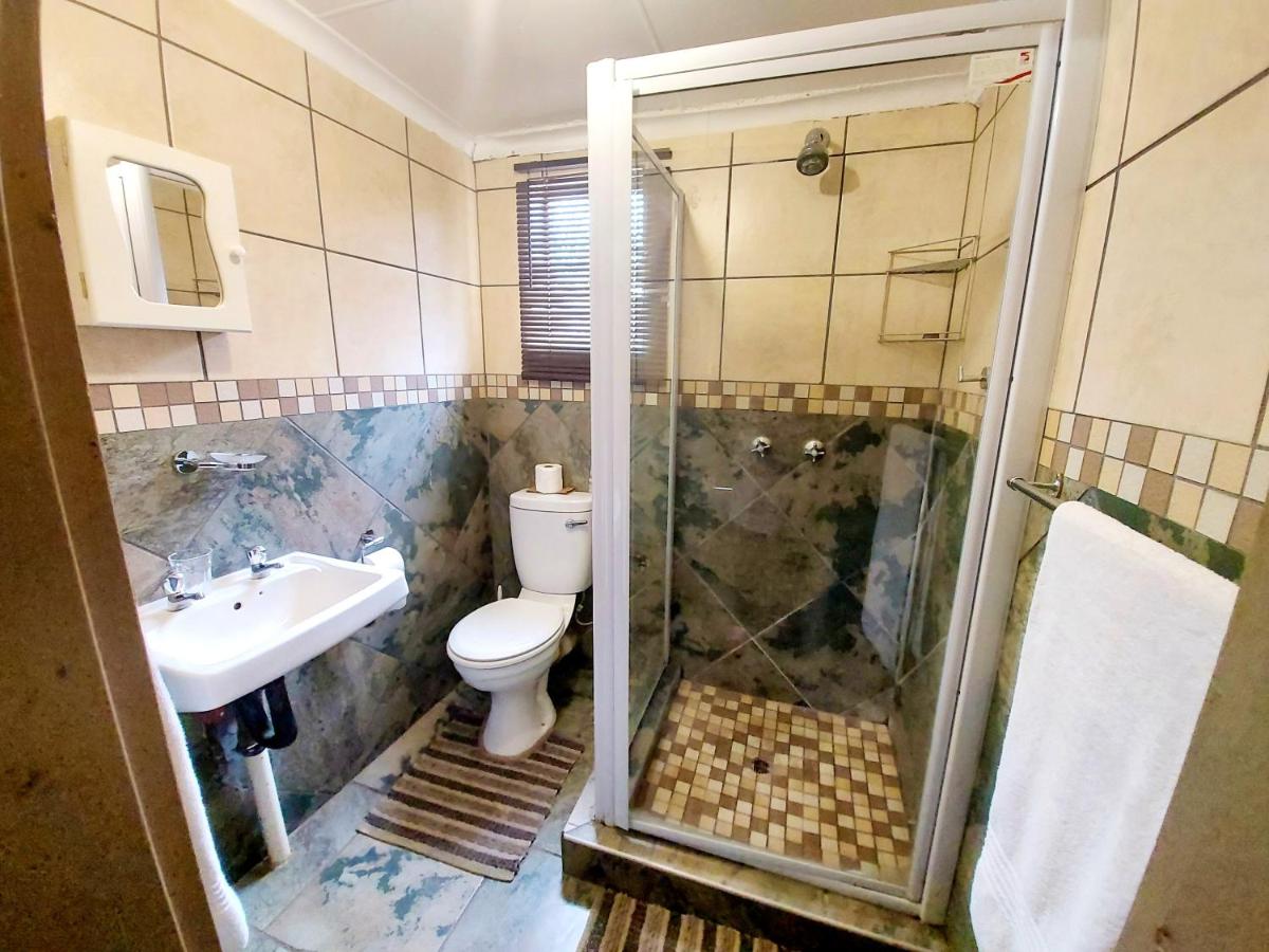 Twin Room with Private Bathroom