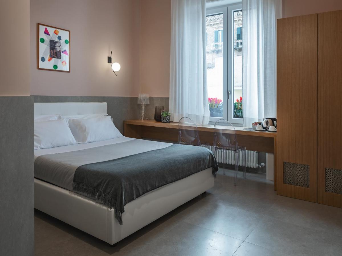 Deluxe Double Room with Private Bathroom