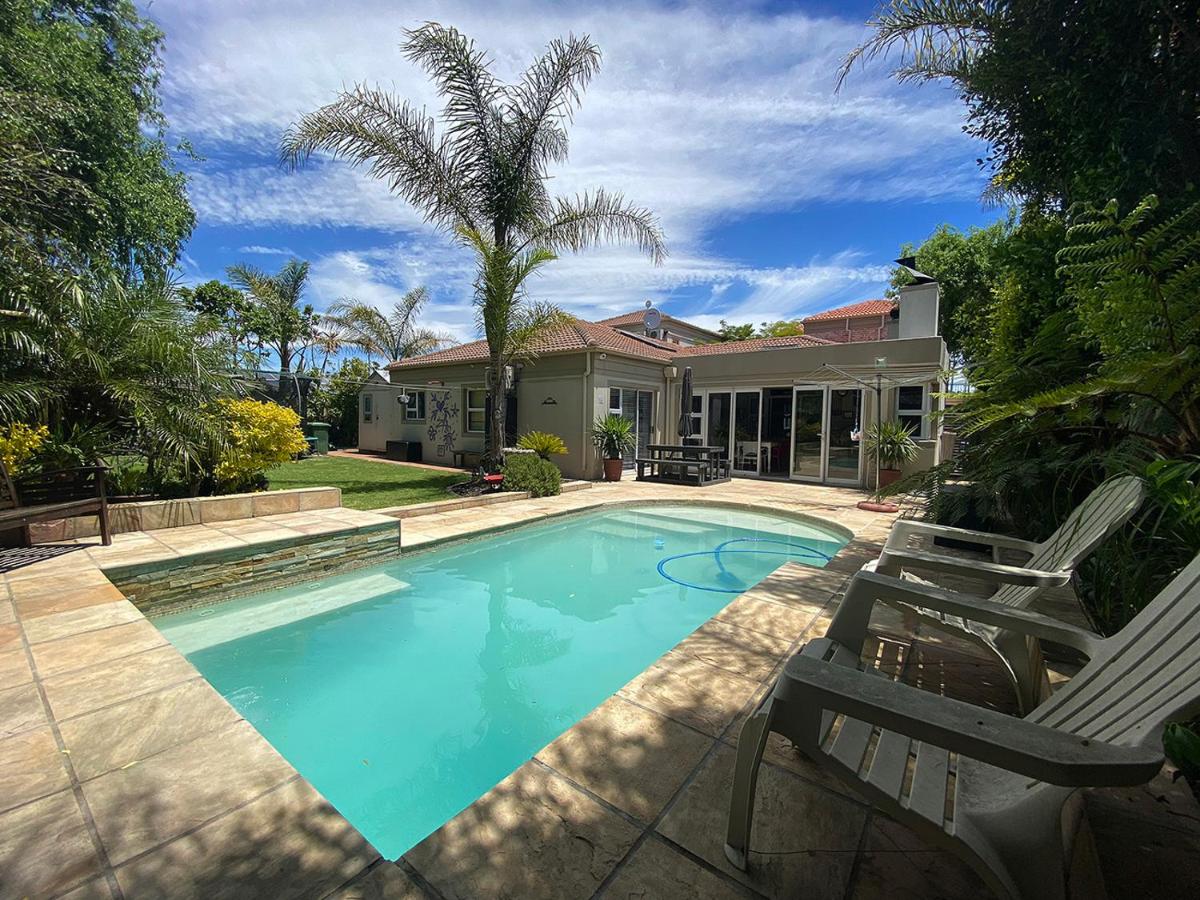Lovely Family Home in Durbanville - Chambres d'hôtes Durbanville