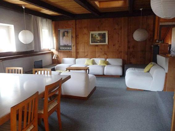 ATI Appartamento stile Chalet dell 800 nel cuore di Ortisei - Bed and Breakfast Urtijëi