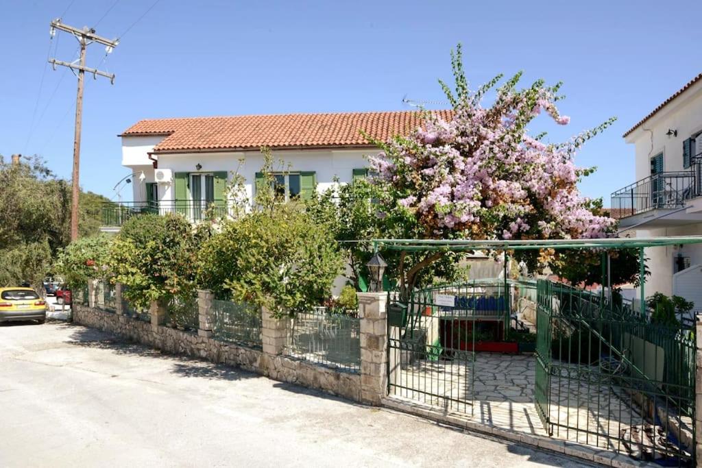 Babis - LOGGOS APARTMENTS - Ferienwohnung