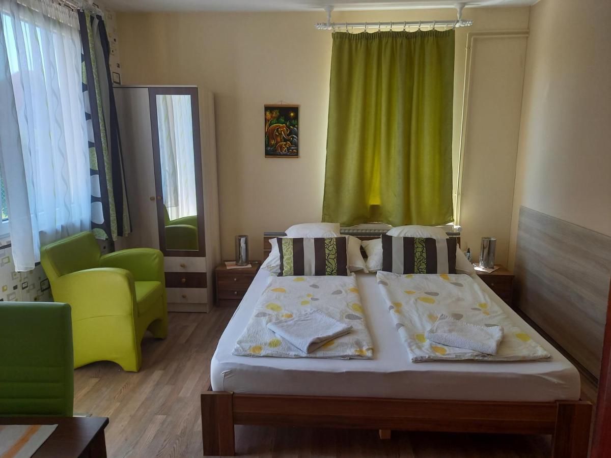 Doppelzimmer mit Balkon