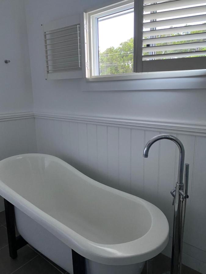 1 Breeze King Suite - with Bath