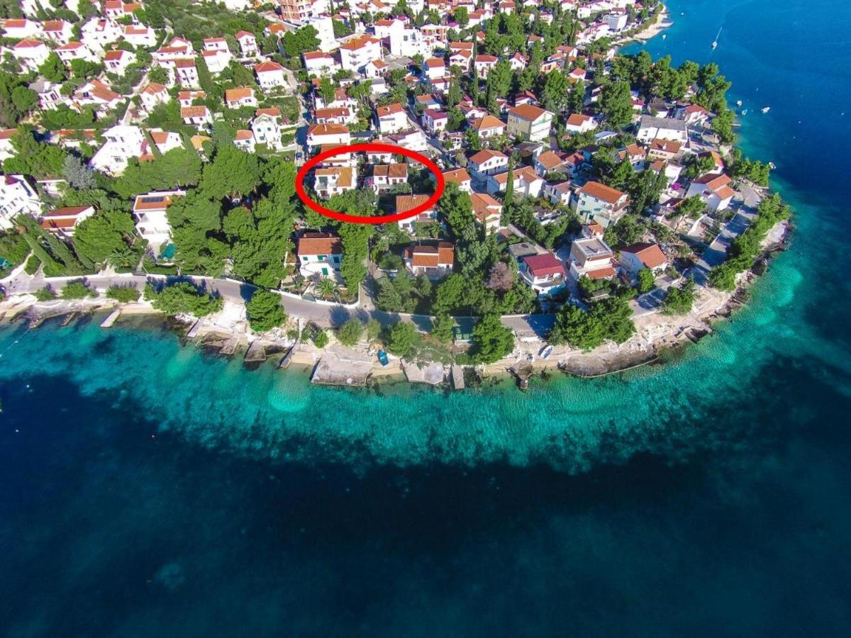 7 Olives Apartments - B&B Rogoznica