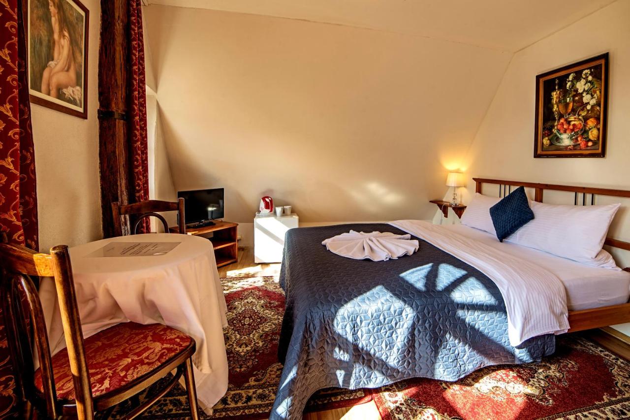 Double or Twin Room with City View