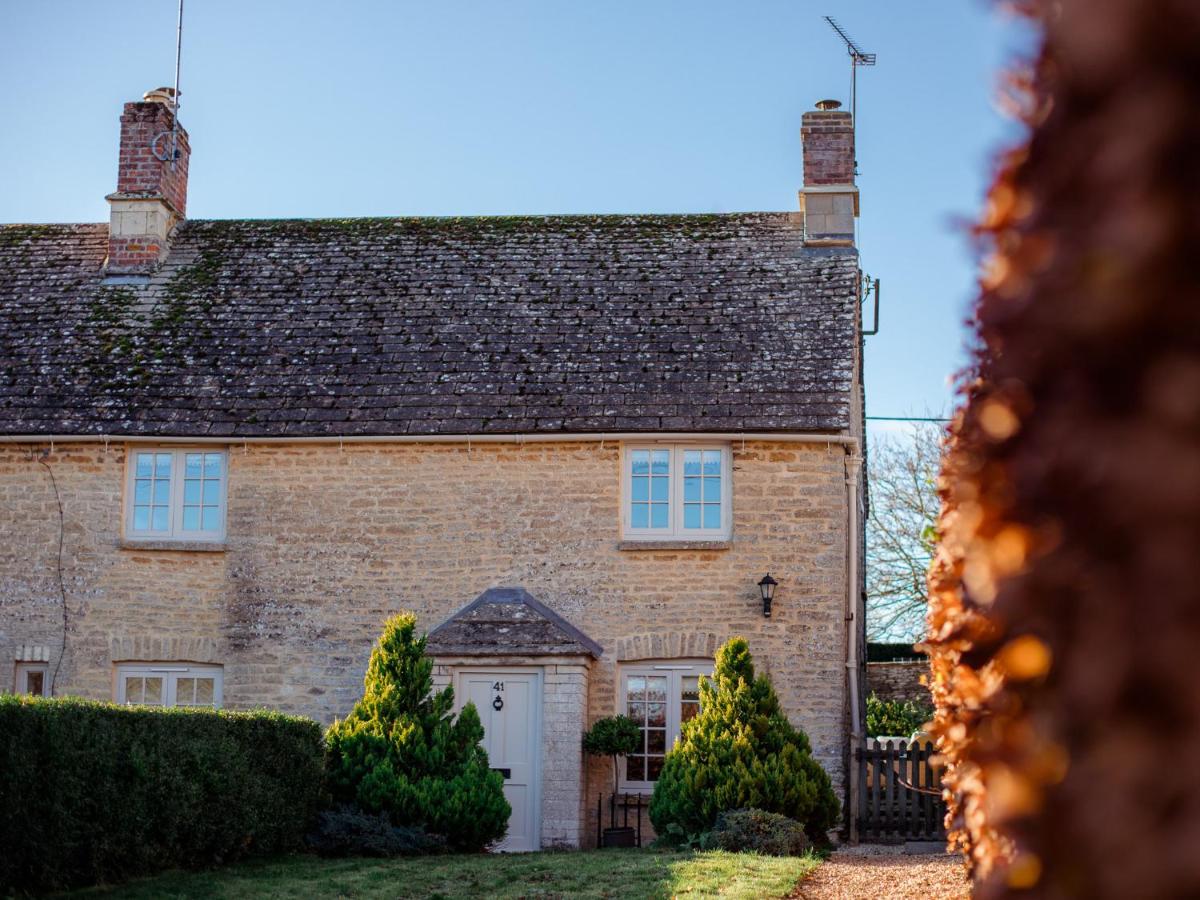 B&B Cirencester - Laurel Cottage - Bed and Breakfast Cirencester