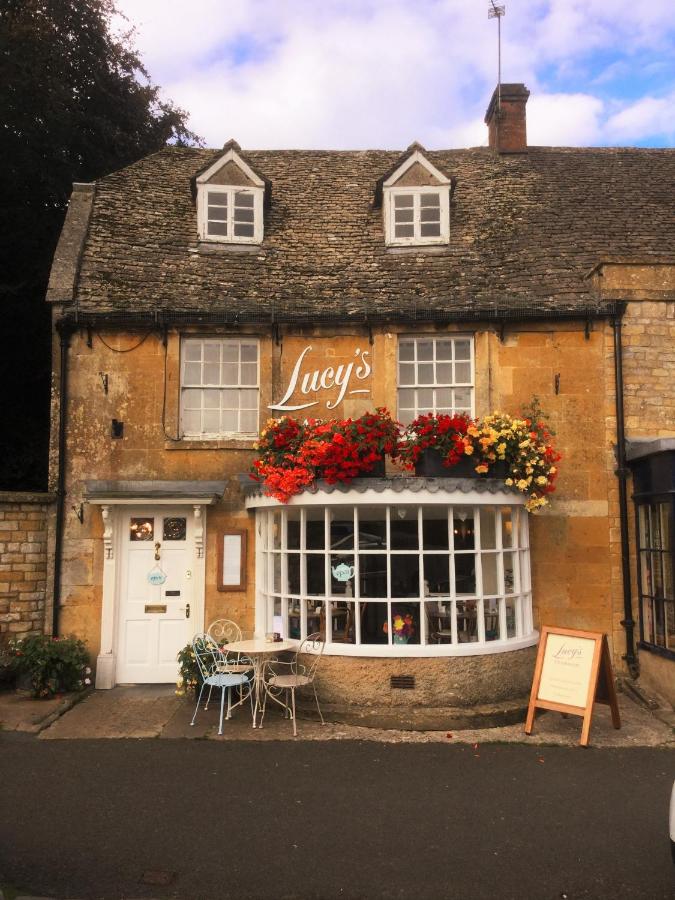 B&B Stow on the Wold - Lucy's Tearoom - Bed and Breakfast Stow on the Wold