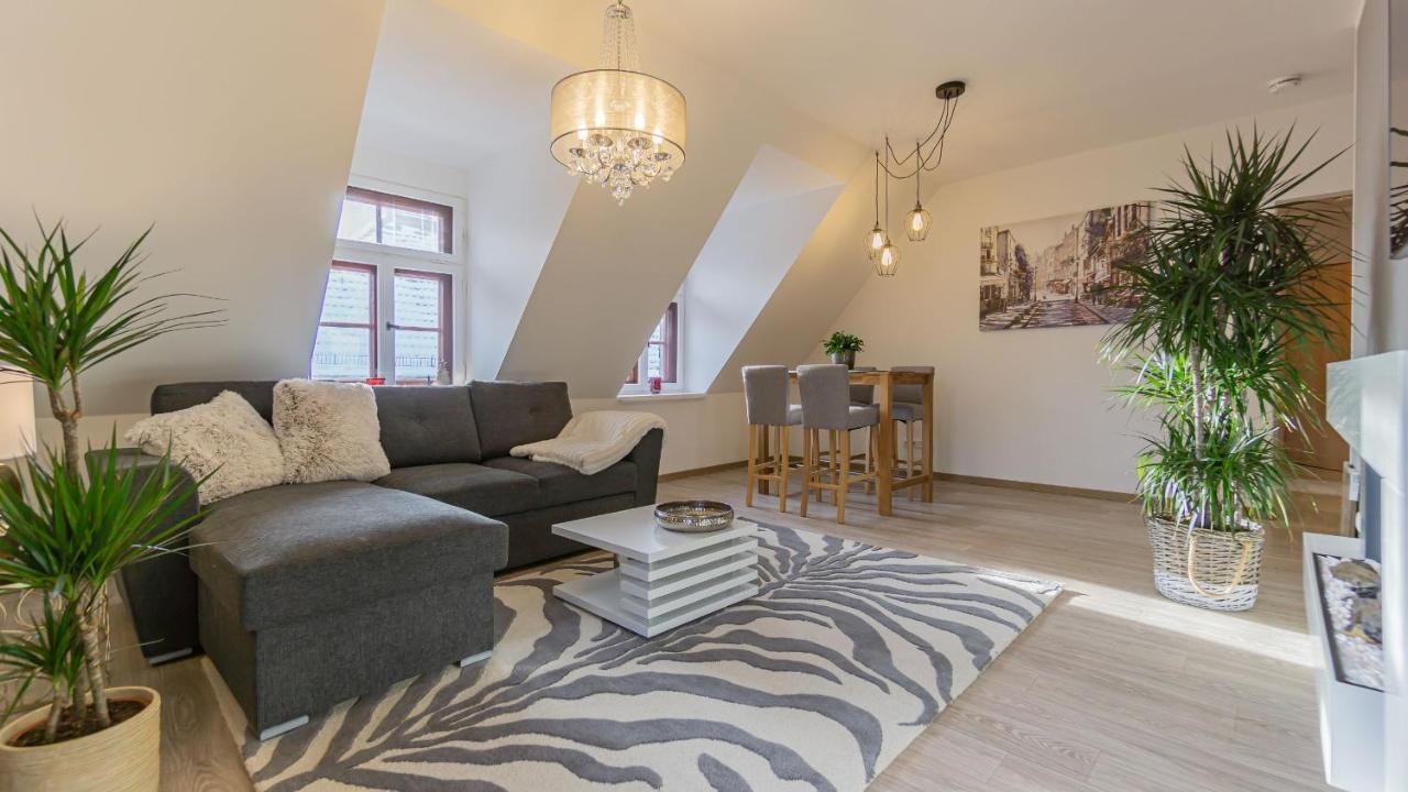 B&B Cottbus - Altstadtapartment, 80 qm,2 Schlafzimmer,Parkplatz,Netflix - Bed and Breakfast Cottbus