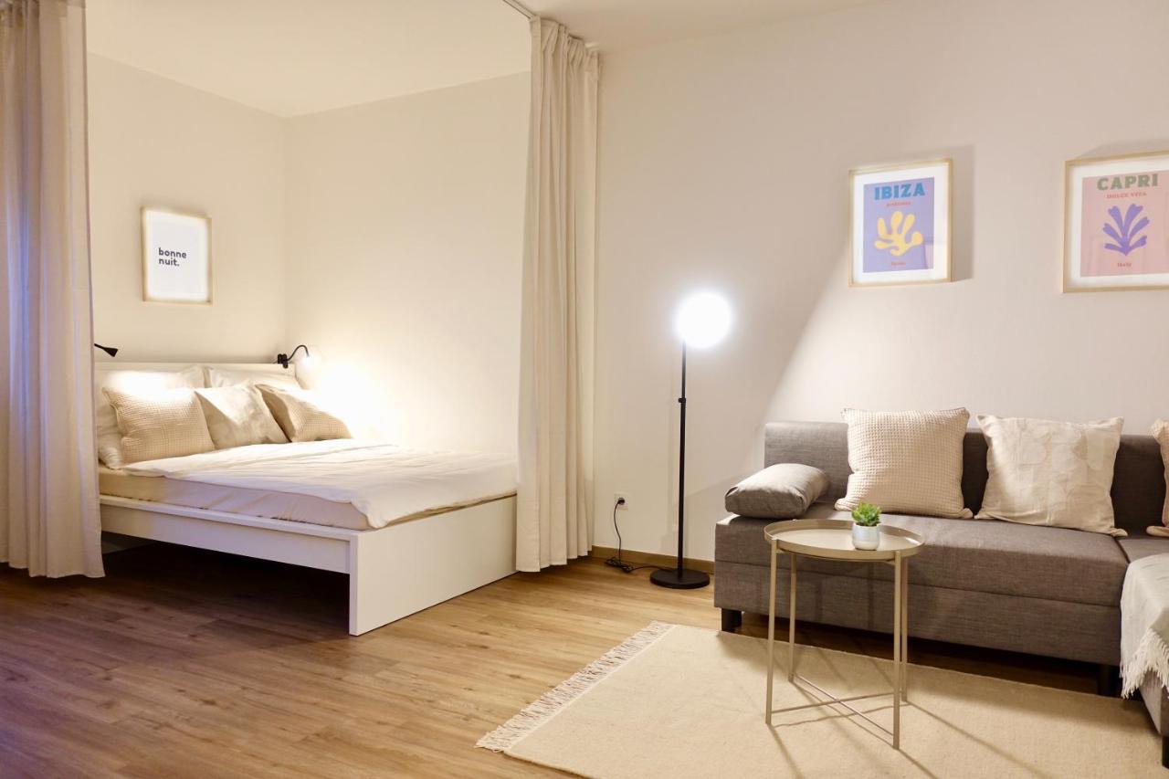 Modernes Studio-Apartment mit privatem Stellplatz für bis zu 4 Personen nähe Mosel & Weinberge und stadtnah - B&B Koblenz