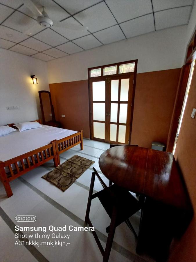 Deluxe Double Room with Side Sea View