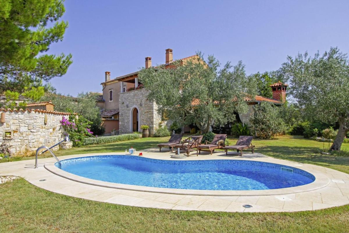 Šalvela in Šalvela (Haus für 4-6 Personen) - B&B