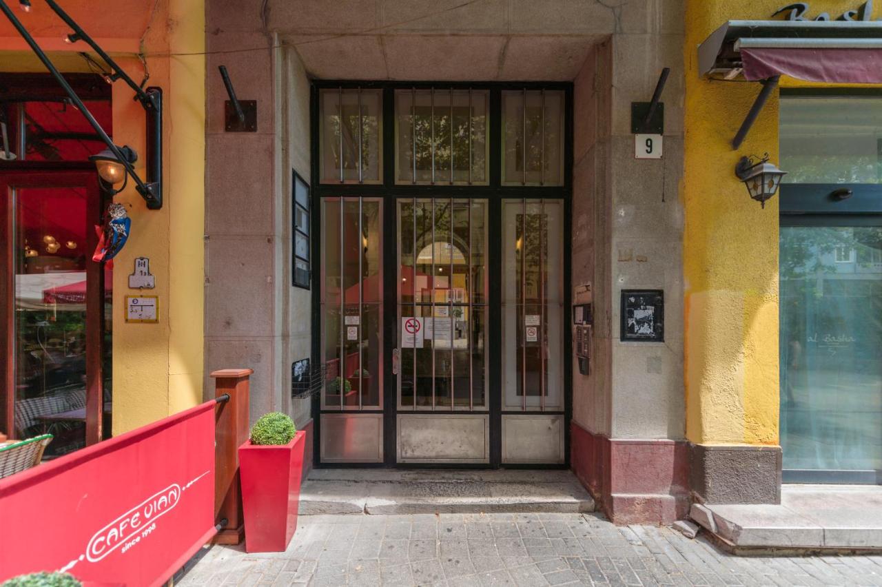 Music Academy Bedroom Suite Café Vian Apartman Kft - B&B Budapest