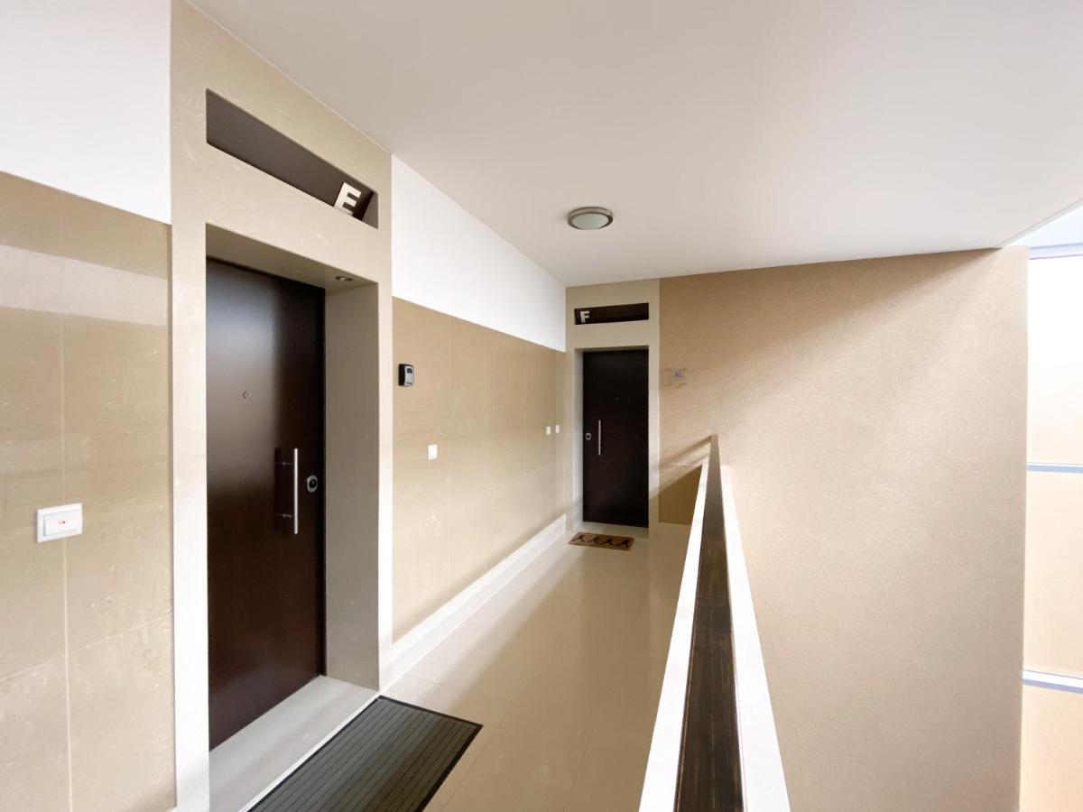 Luxury condominium apartment with swimming pool #1903 - B&B