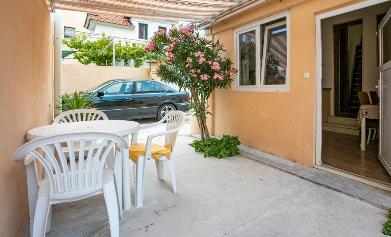 Apartment mit Terrasse