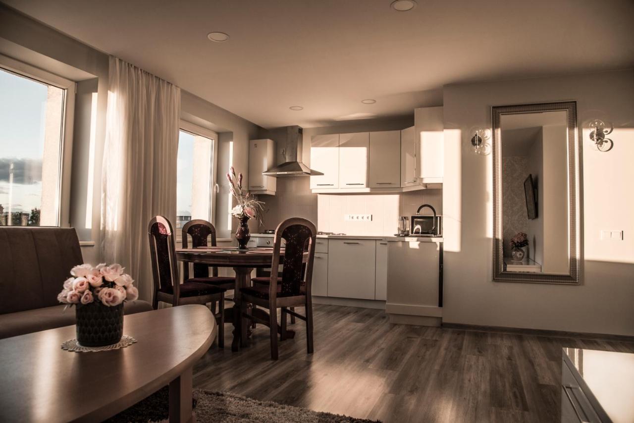 Cozy 3 bedroom apartament in town centre of Joniškis - B&B