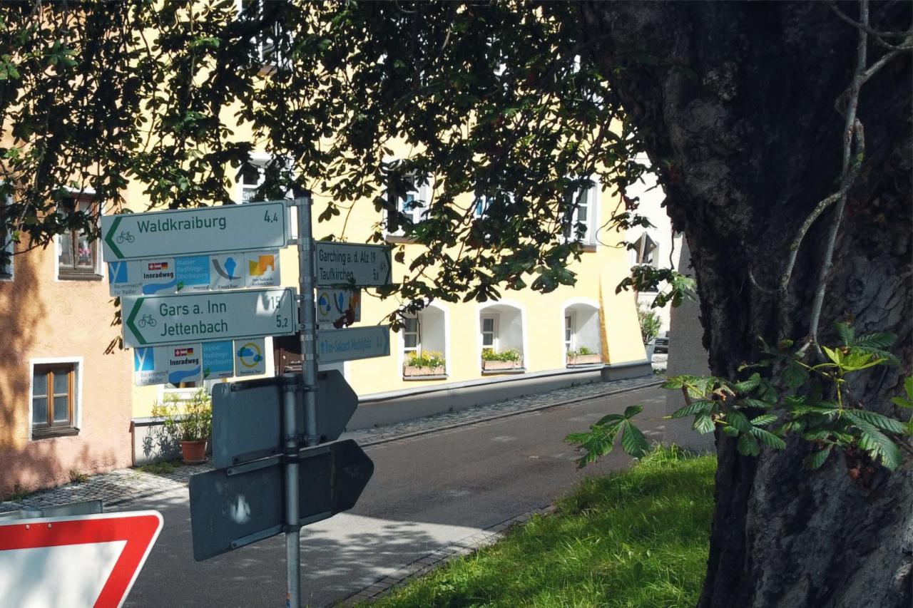 Stilvolle Wohnung auf 50 m² mit Parkplatz und WiFi - B&B Kraiburg am Inn