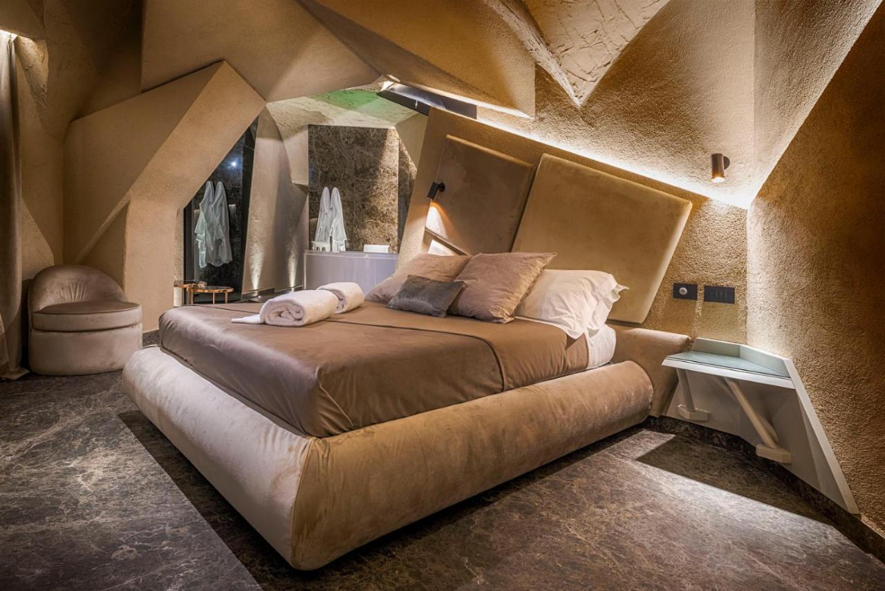 King Room with Spa Bath