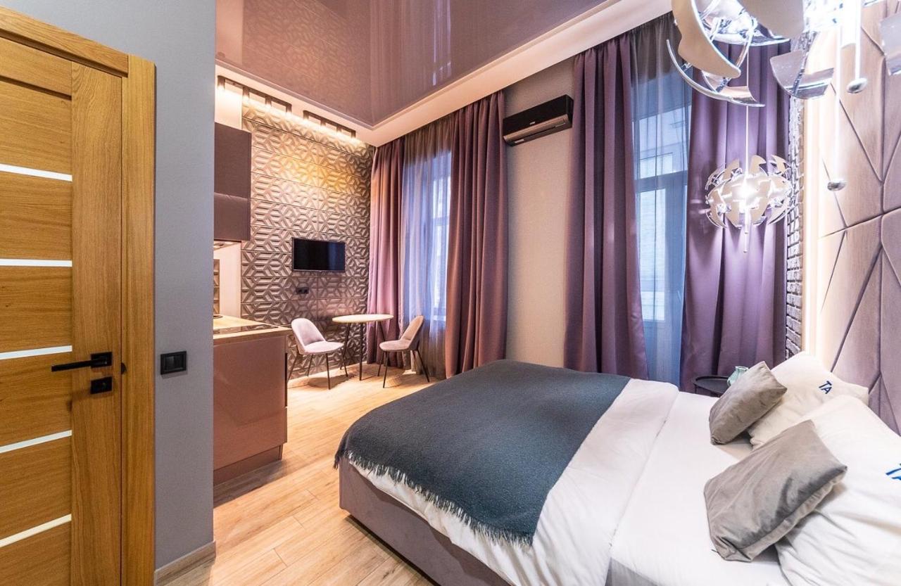 Deluxe Studio Velyka Vasylkivska 26 б