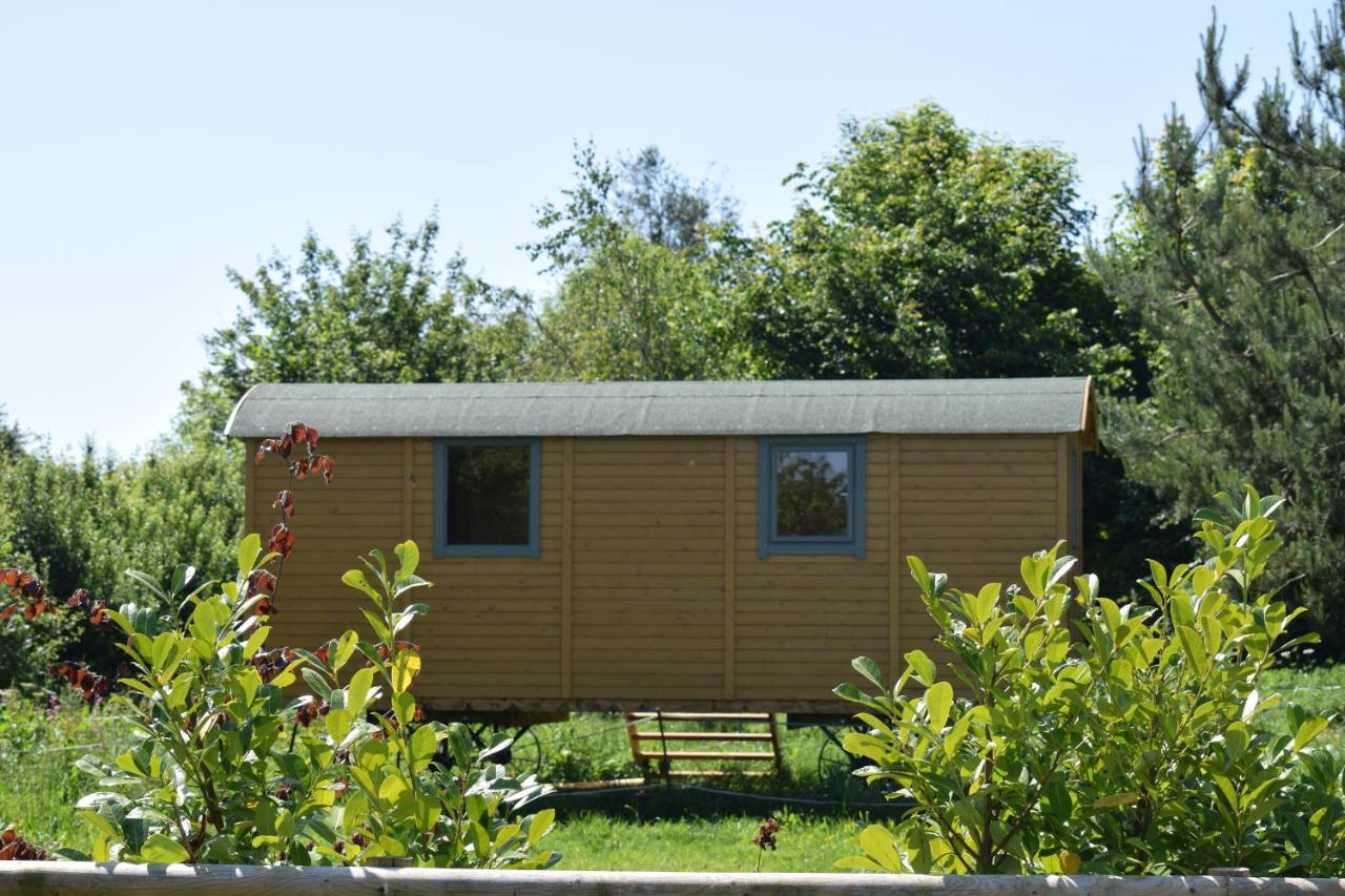 Forton House Shepherd's Huts - Ferienwohnung