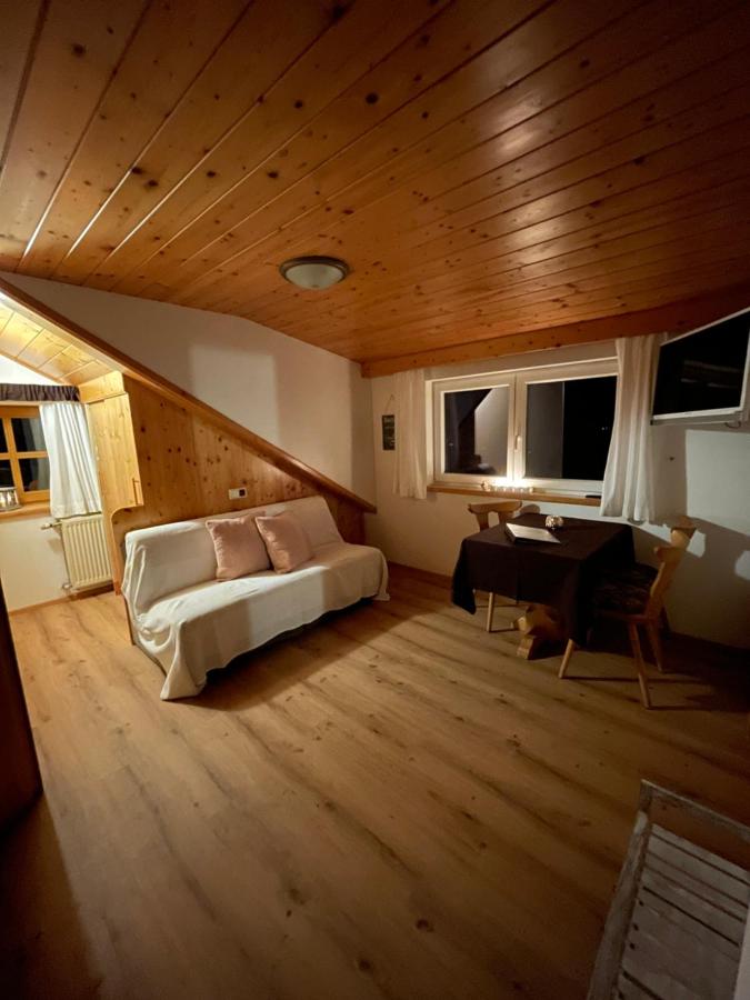 Apartment with Mountain View
